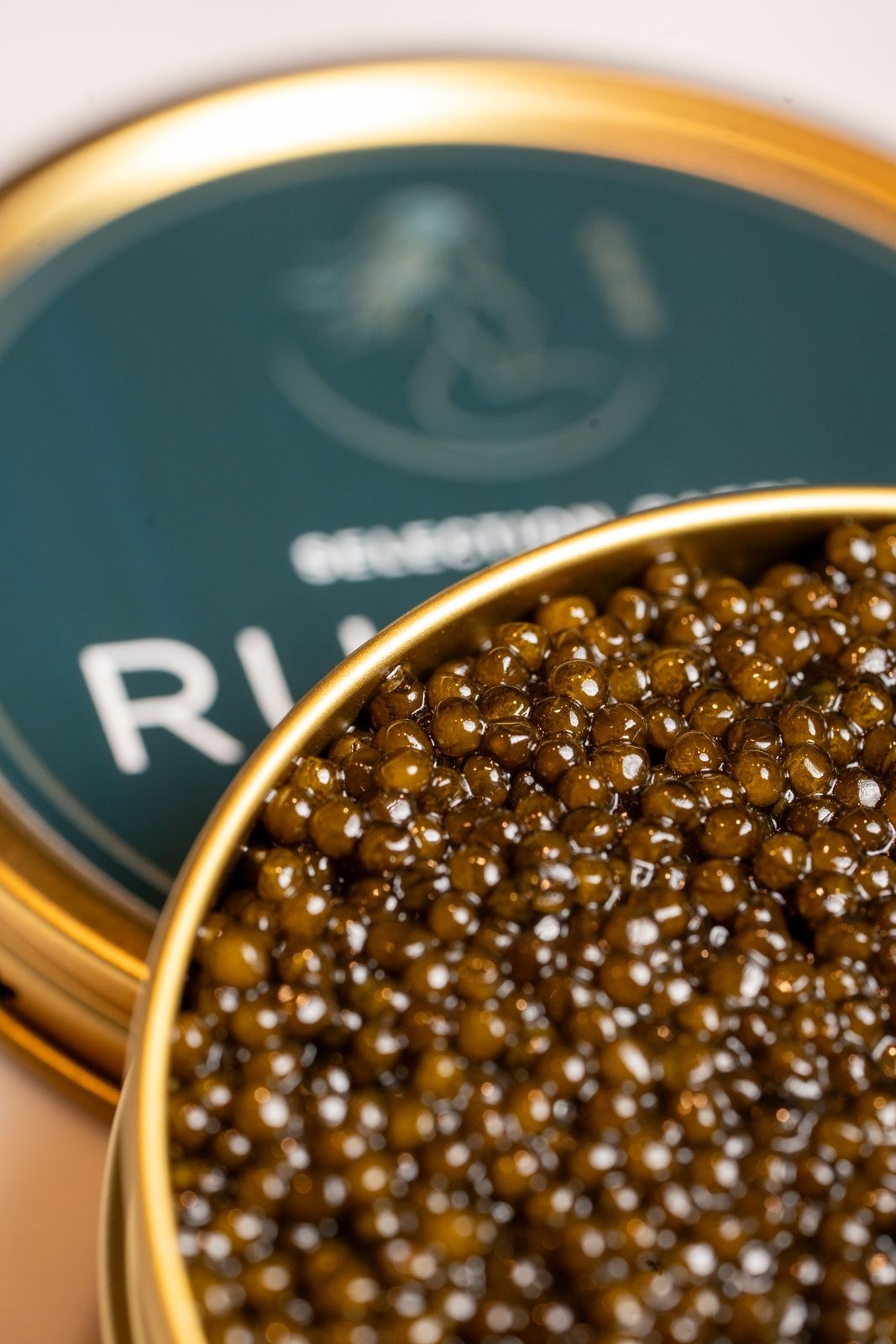Boîte de caviar Baeri Rusalka ouverte