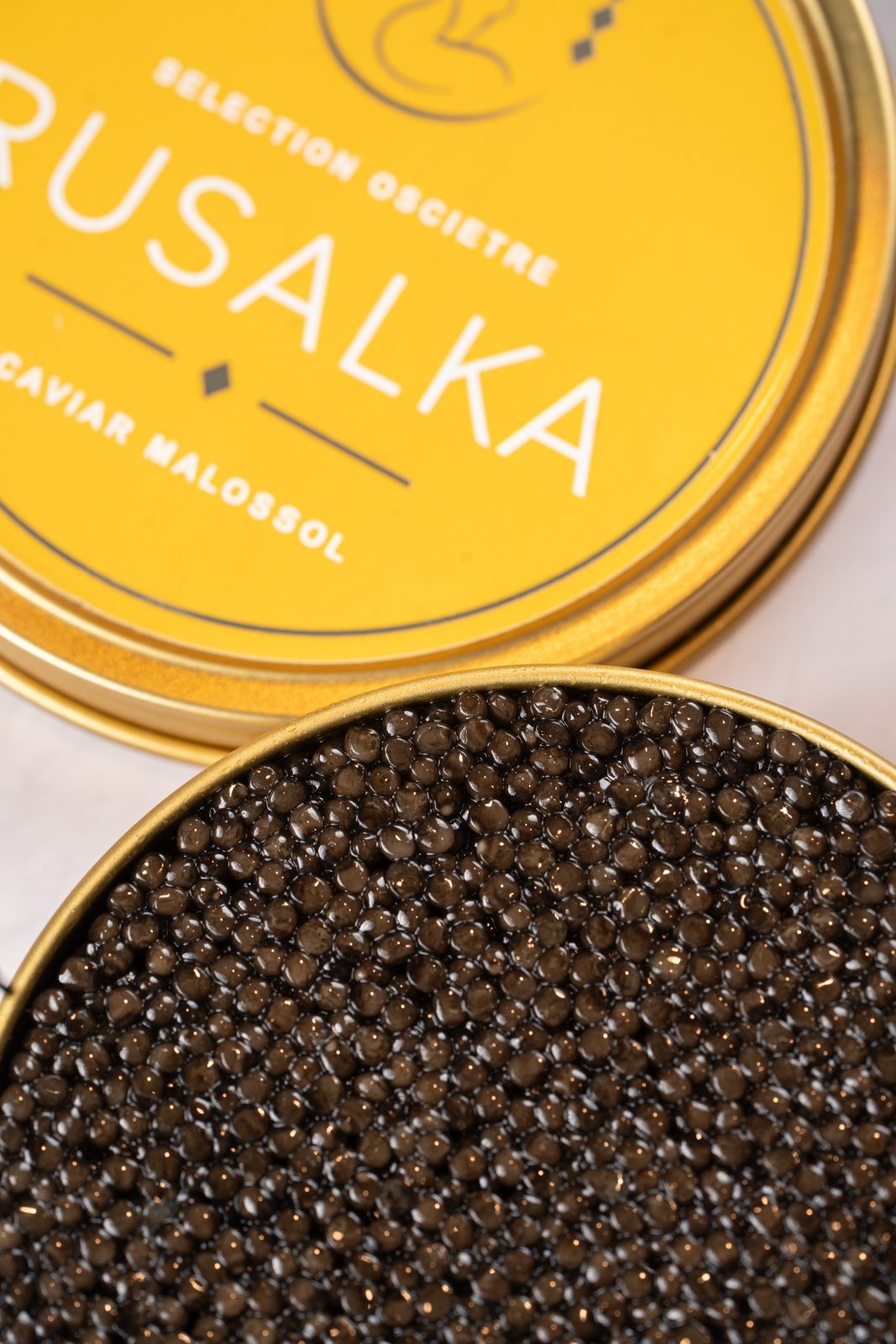 Boîte de caviar Osciètre Rusalka et son couvercle
